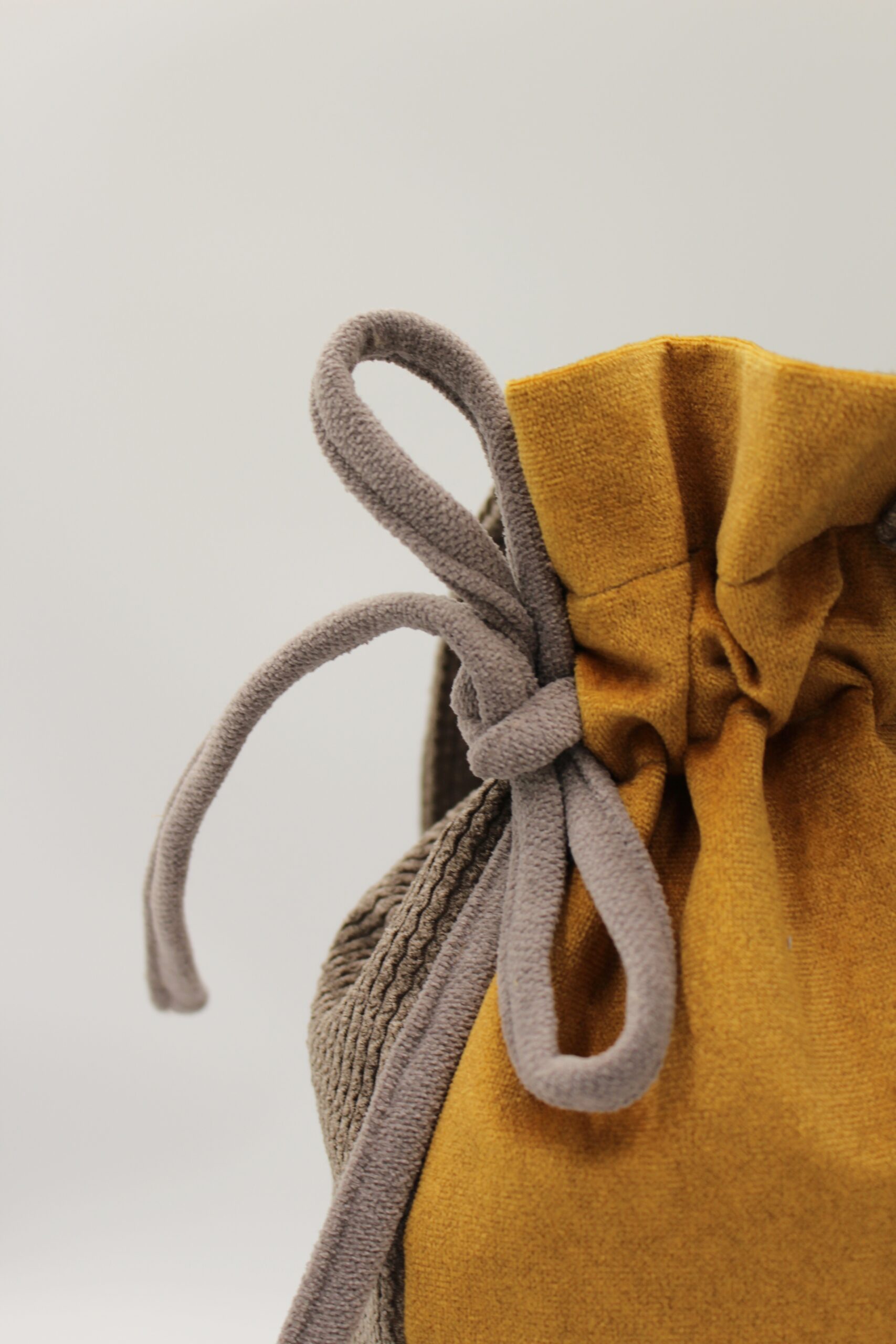 Honey brown and beige houndstooth patchwork handmade shoulder bag - Image 3