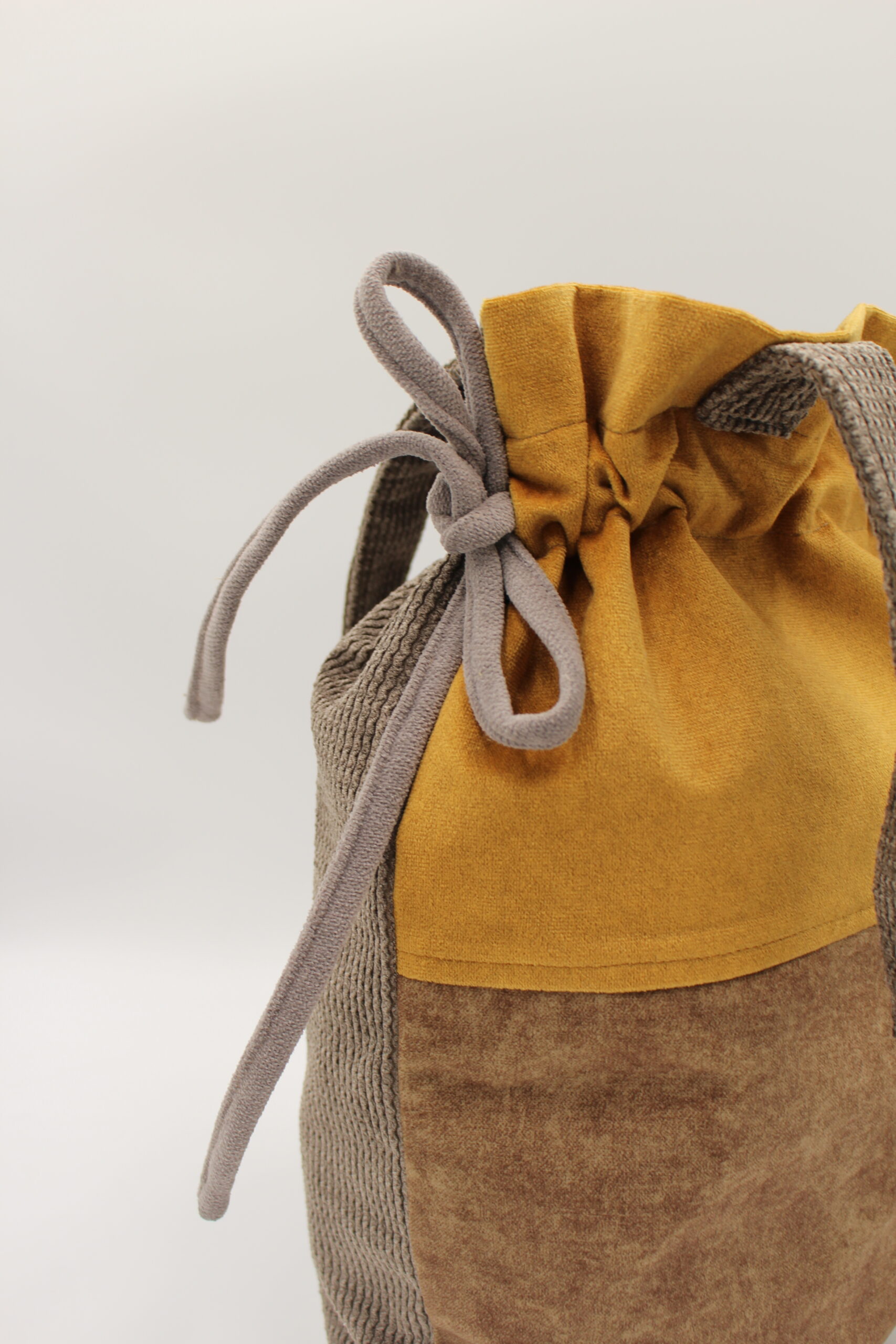 Honey brown and beige houndstooth patchwork handmade shoulder bag - Image 4